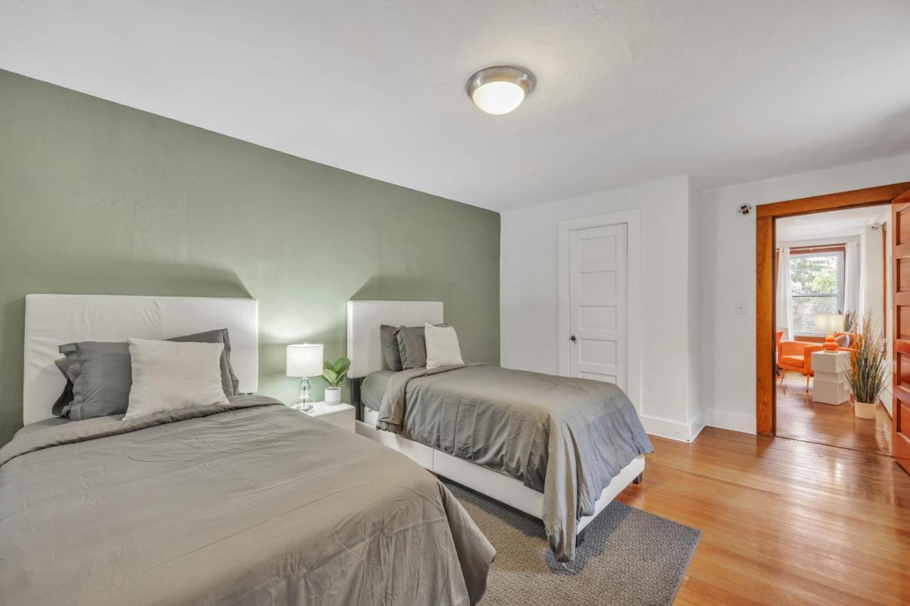 Brand New Stylish Noho